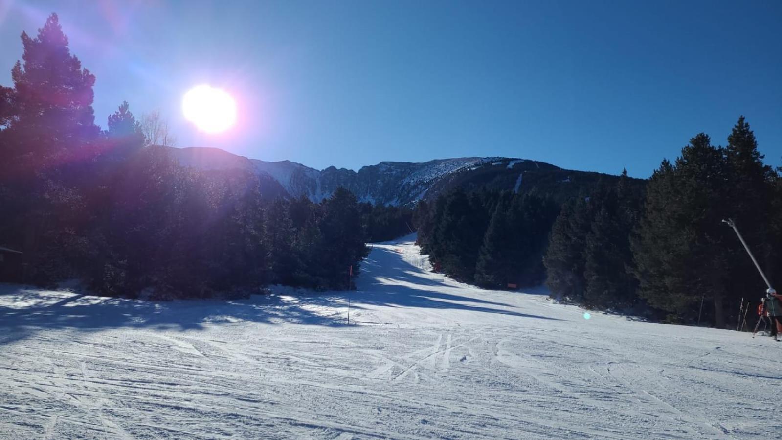 Decouverte De La Vallee D'Eyne Et Des Bains De Llo Zewnętrze zdjęcie